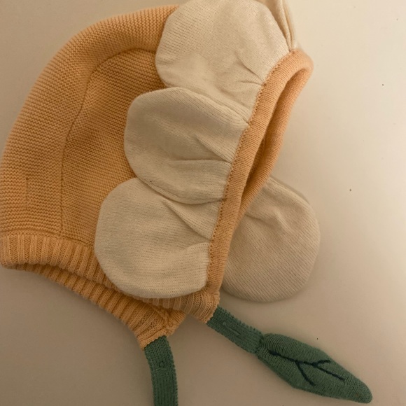 Meri meri flower hat - Picture 6 of 6